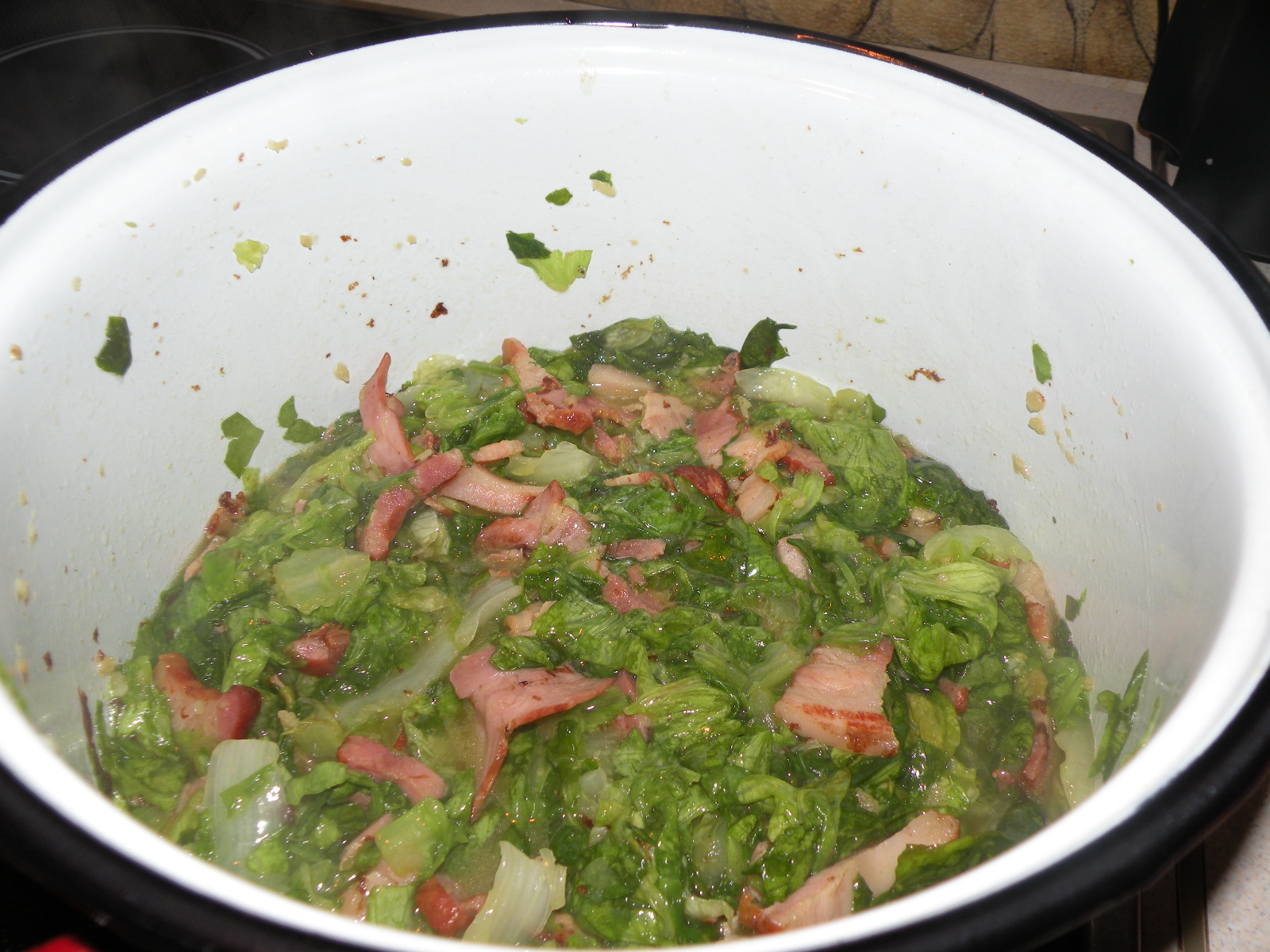 Ciorba de salata verde cu kaiser si bacon