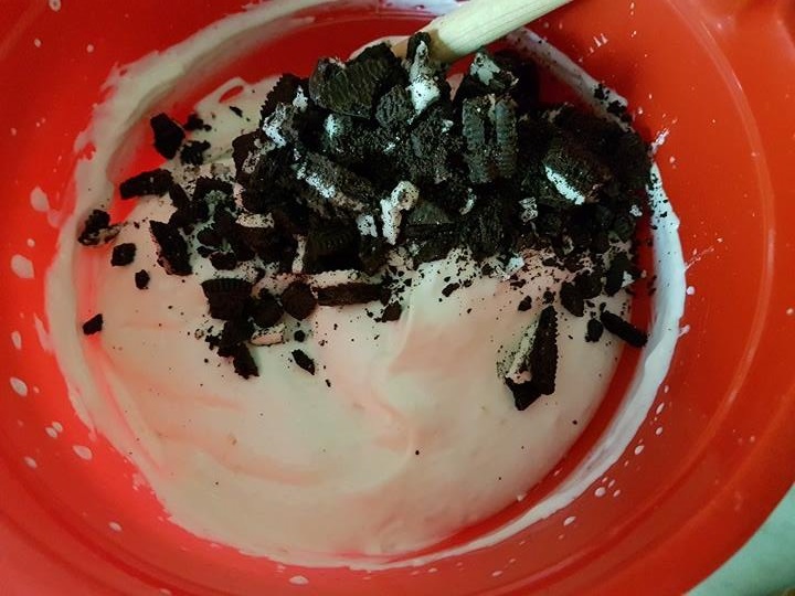 Desert cheesecake cu oreo