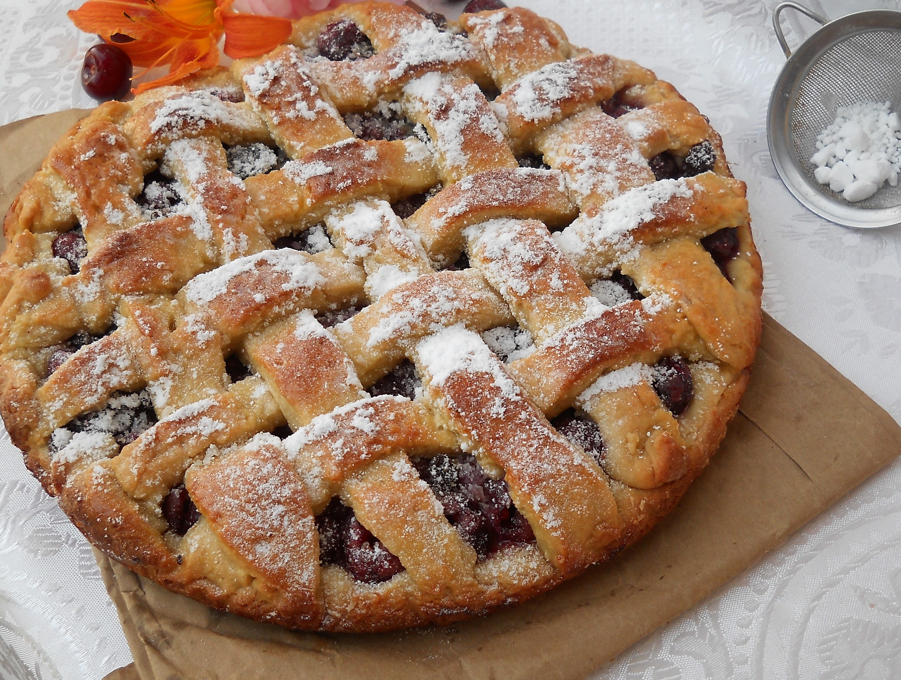 Desert tarta cu cirese si nuca de cocos