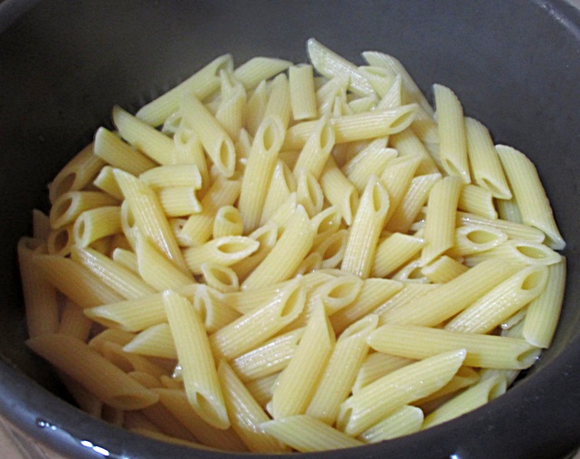 Penne cu pesto de ardei gras