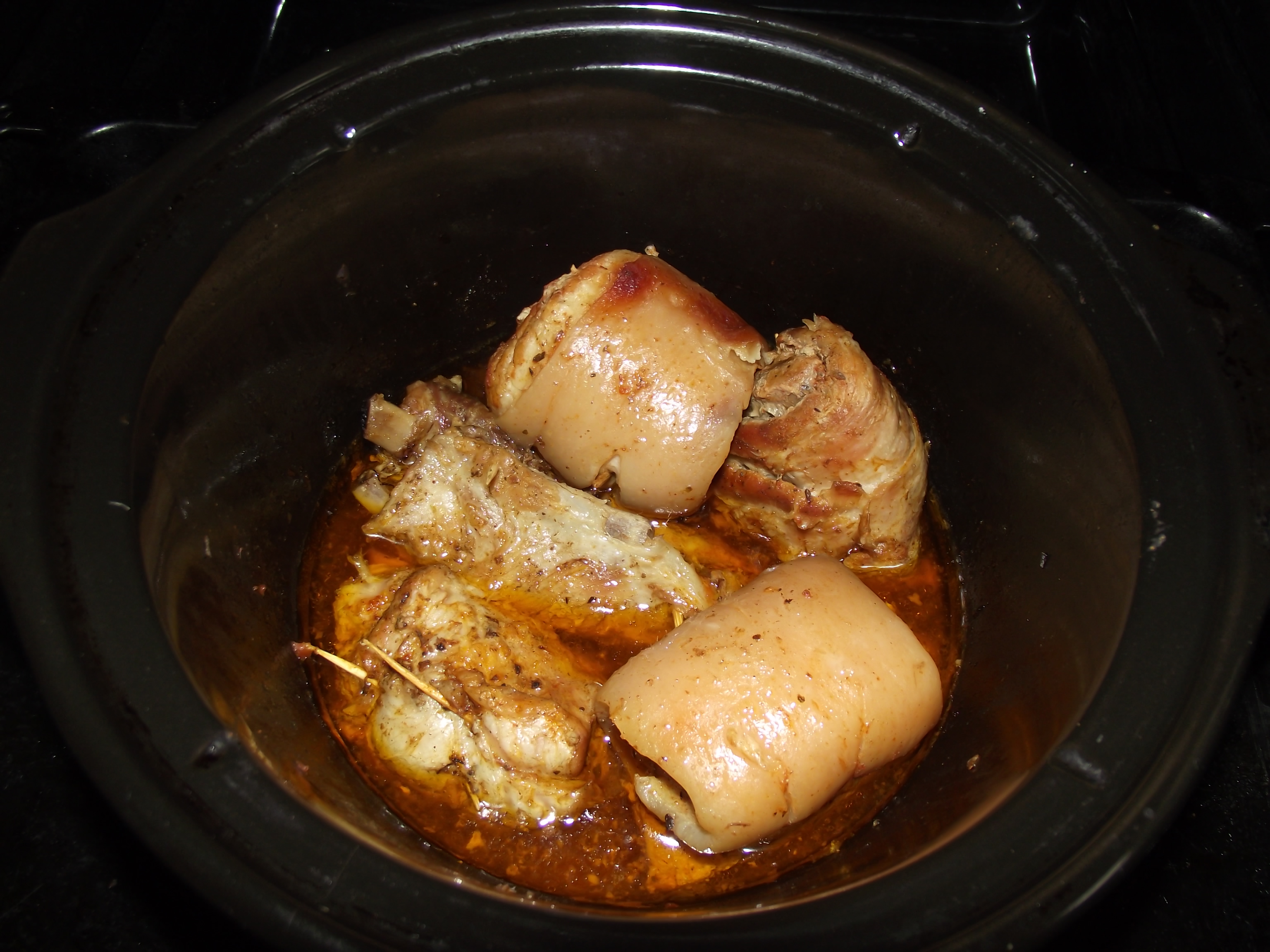 Rulouri din piept de porc la slow cooker Crock-Pot