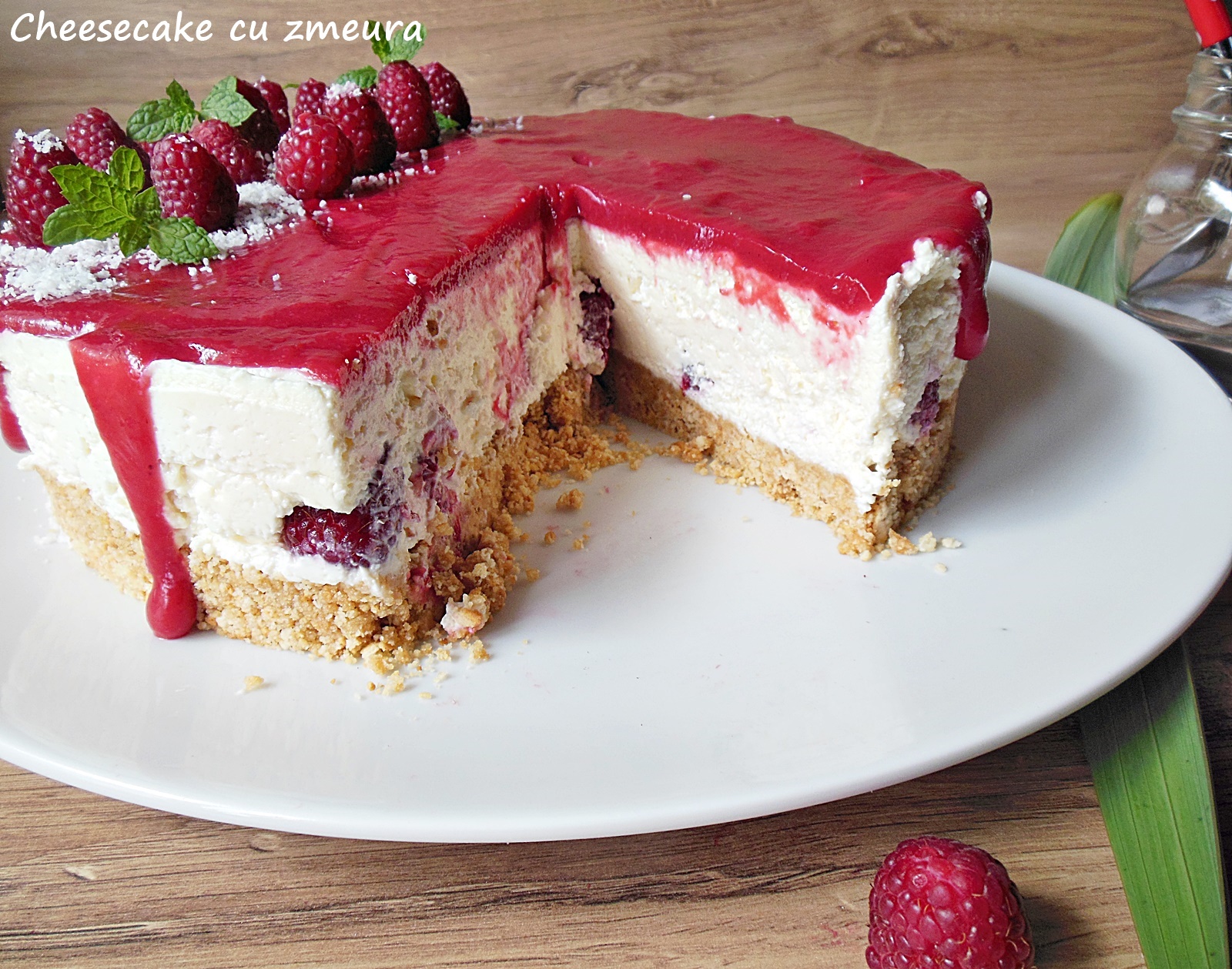 Desert cheesecake cu zmeura