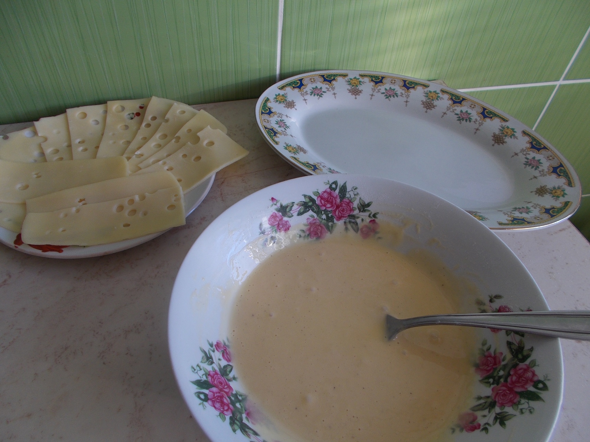 Conopida pane, invelita in cascaval