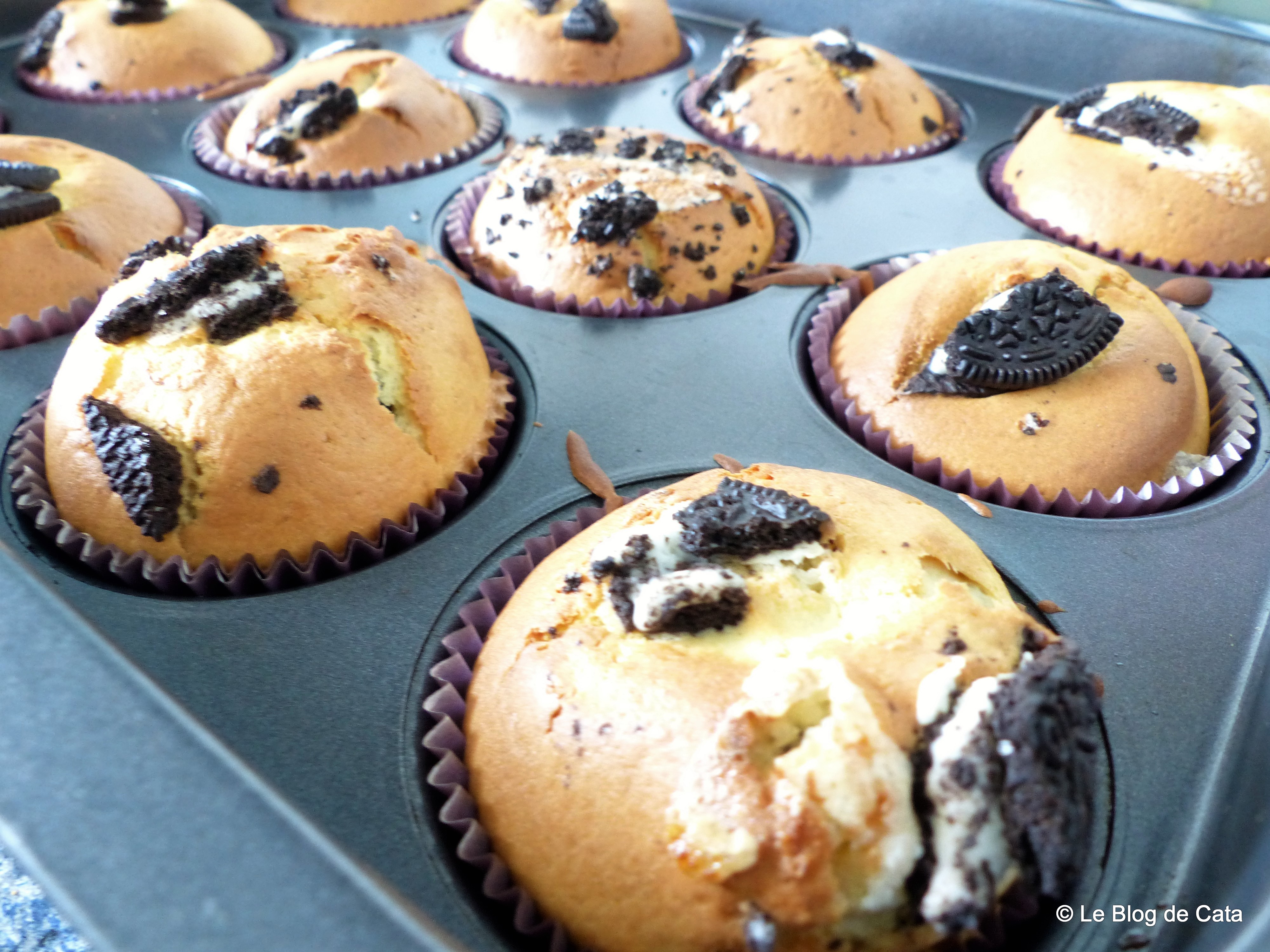 Desert muffins cu biscuiti Oreo