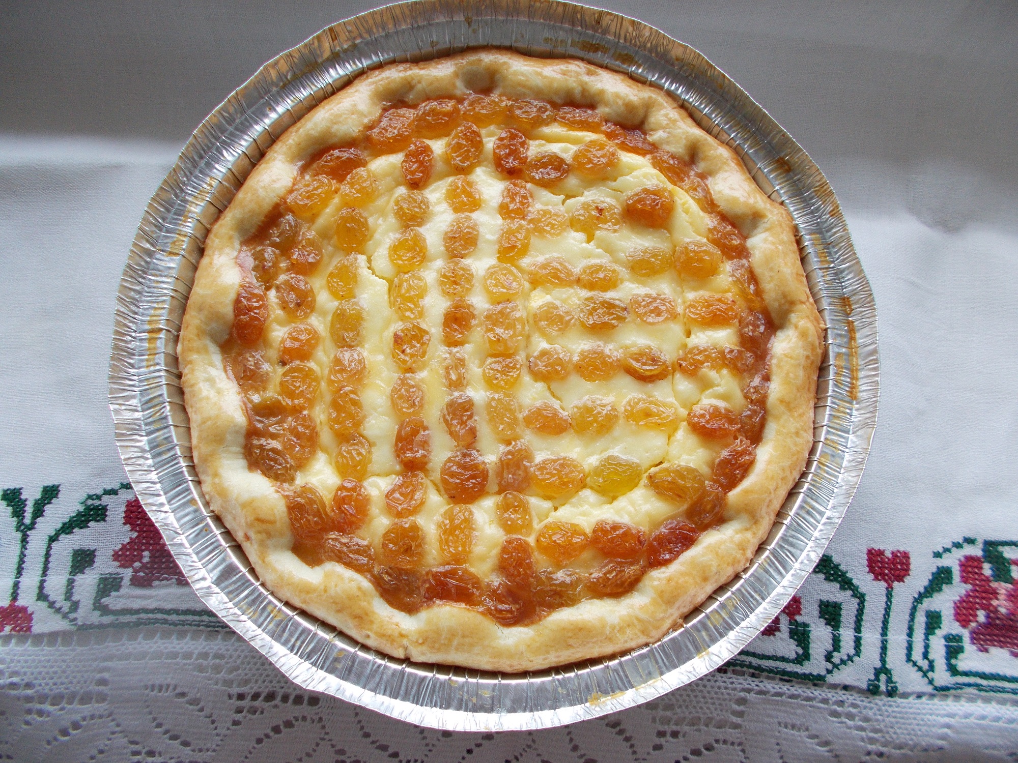 Tarta cu branza dulce si stafide aurii - Desertul gustos si aromat