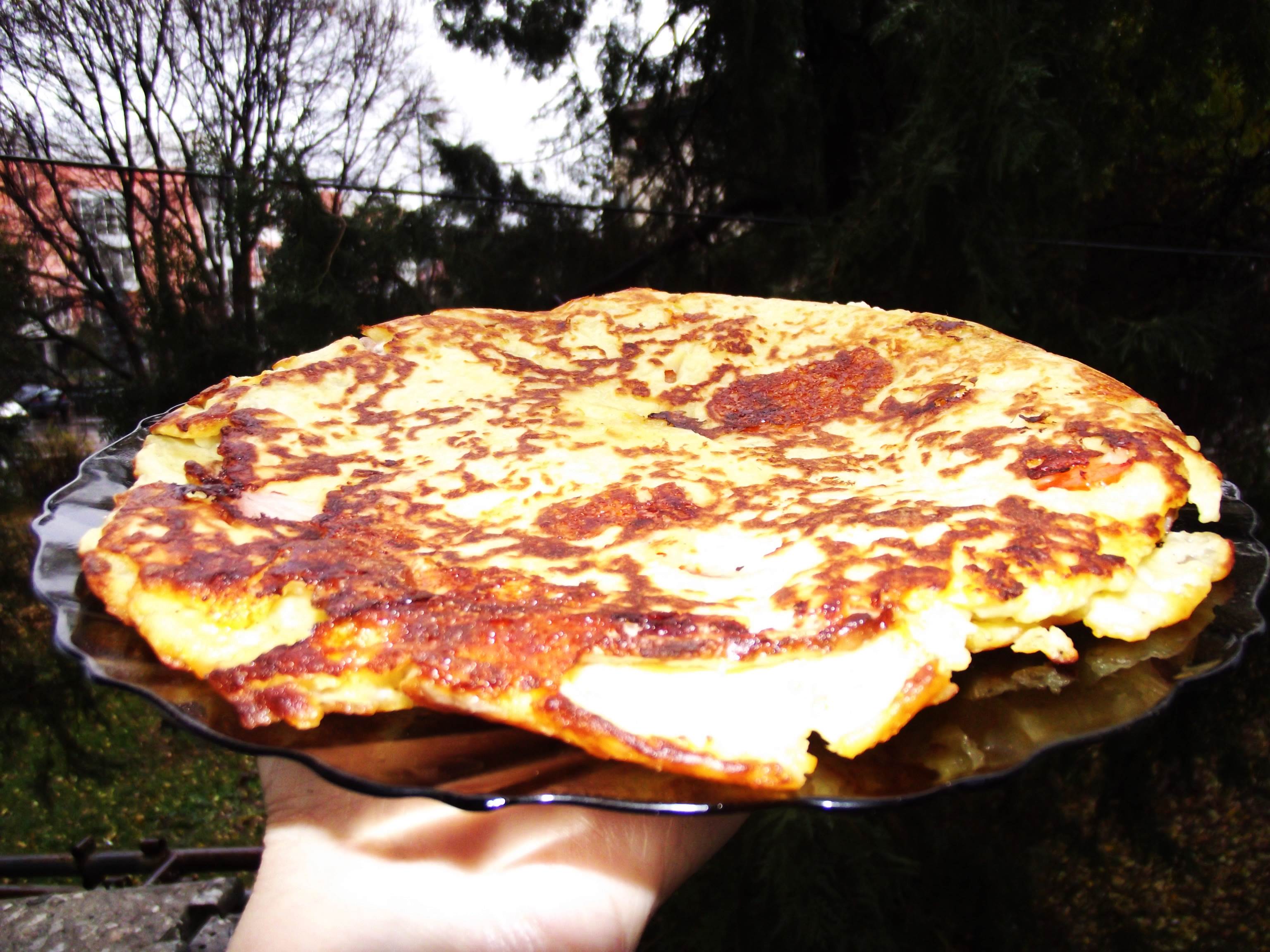 Aperitiv placinta zbuciumata la tigaie