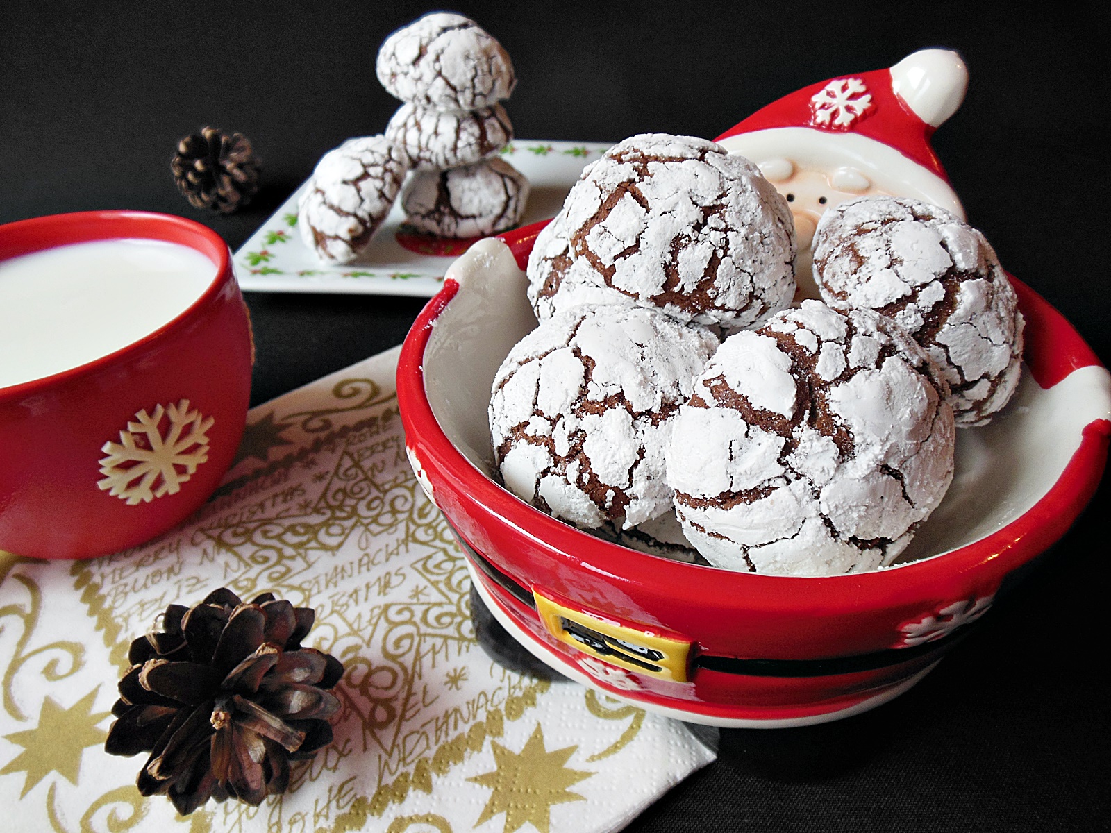 Desert chocolate crinkles