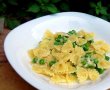 Farfalle cu mazare in crema alba-8