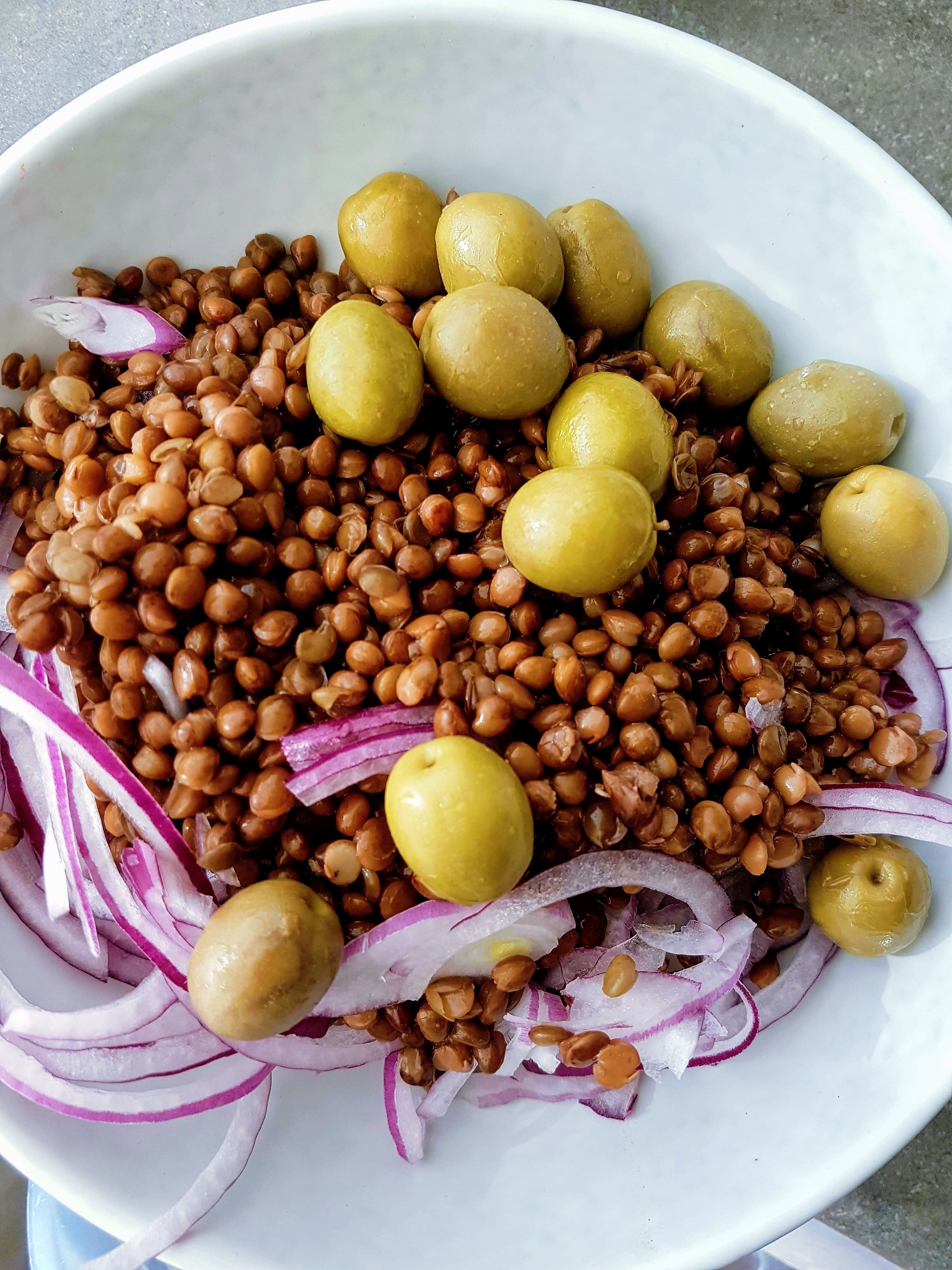 Salata de ton cu fasole verde si linte