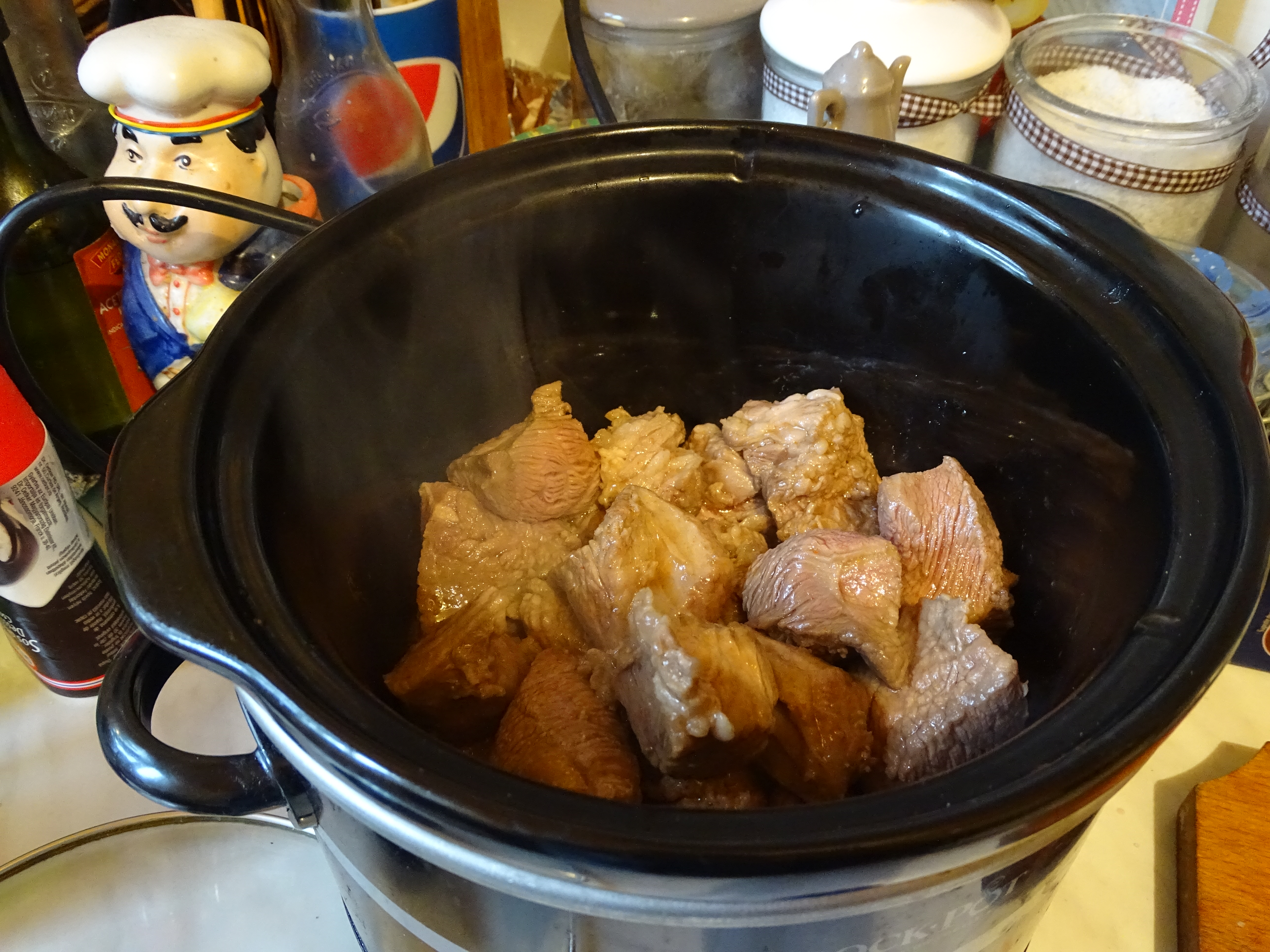 Carne de vita cu sos picant la slow cooker Crock-Pot