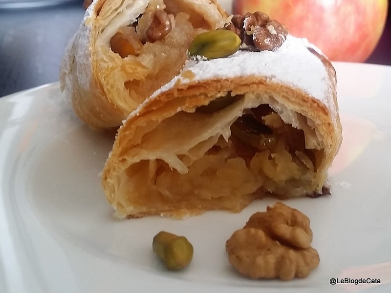 Desert strudel cu mere, nuci si fistic