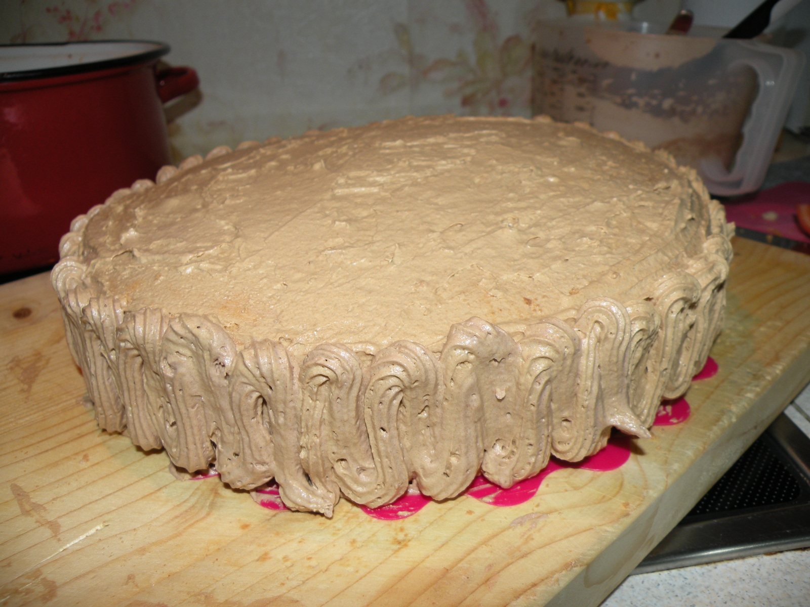 Desert tort cu crema de ciocolata,de cafea si capsuni