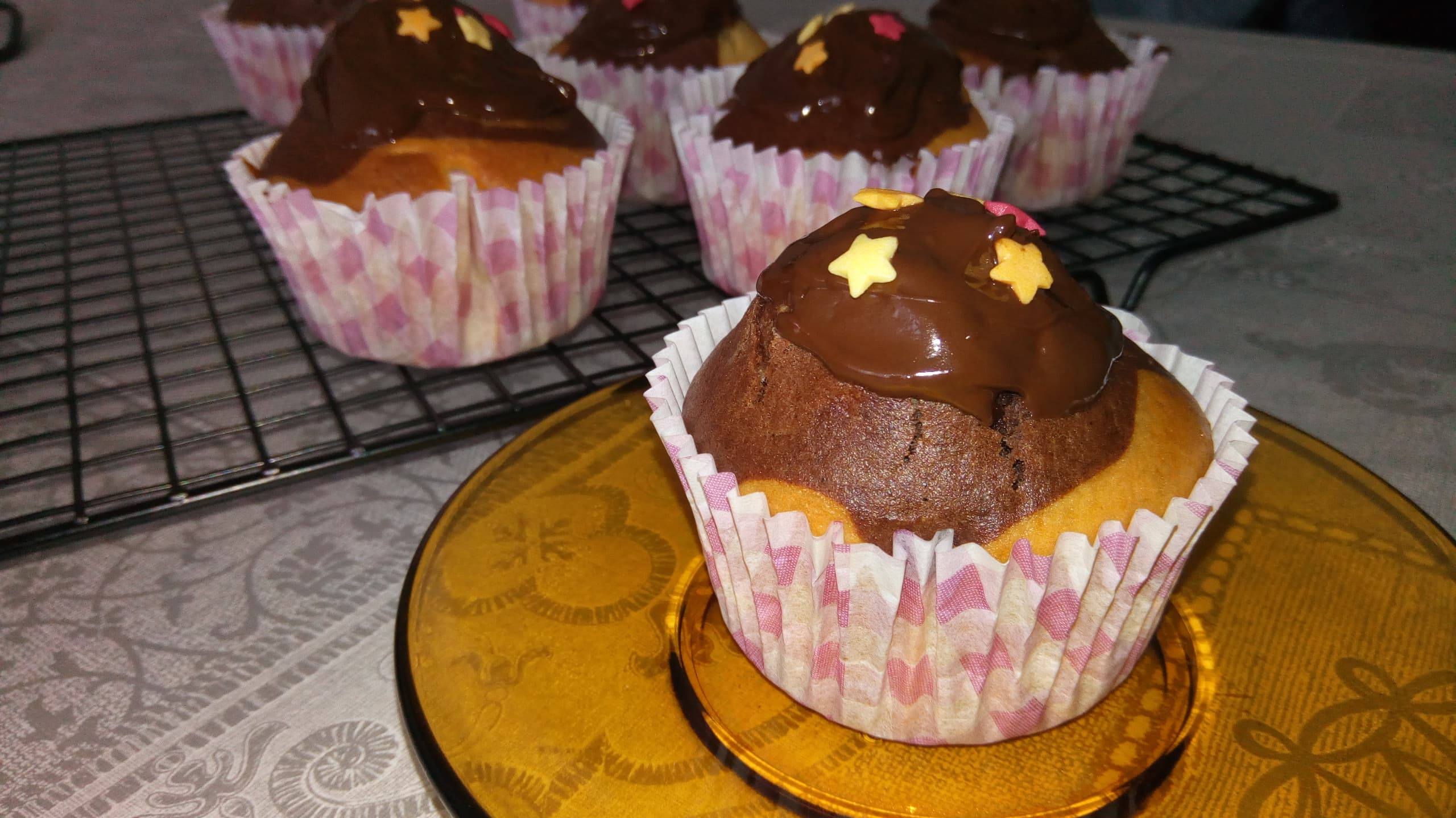 Desert muffins de post cu aroma de vanilie si cacao