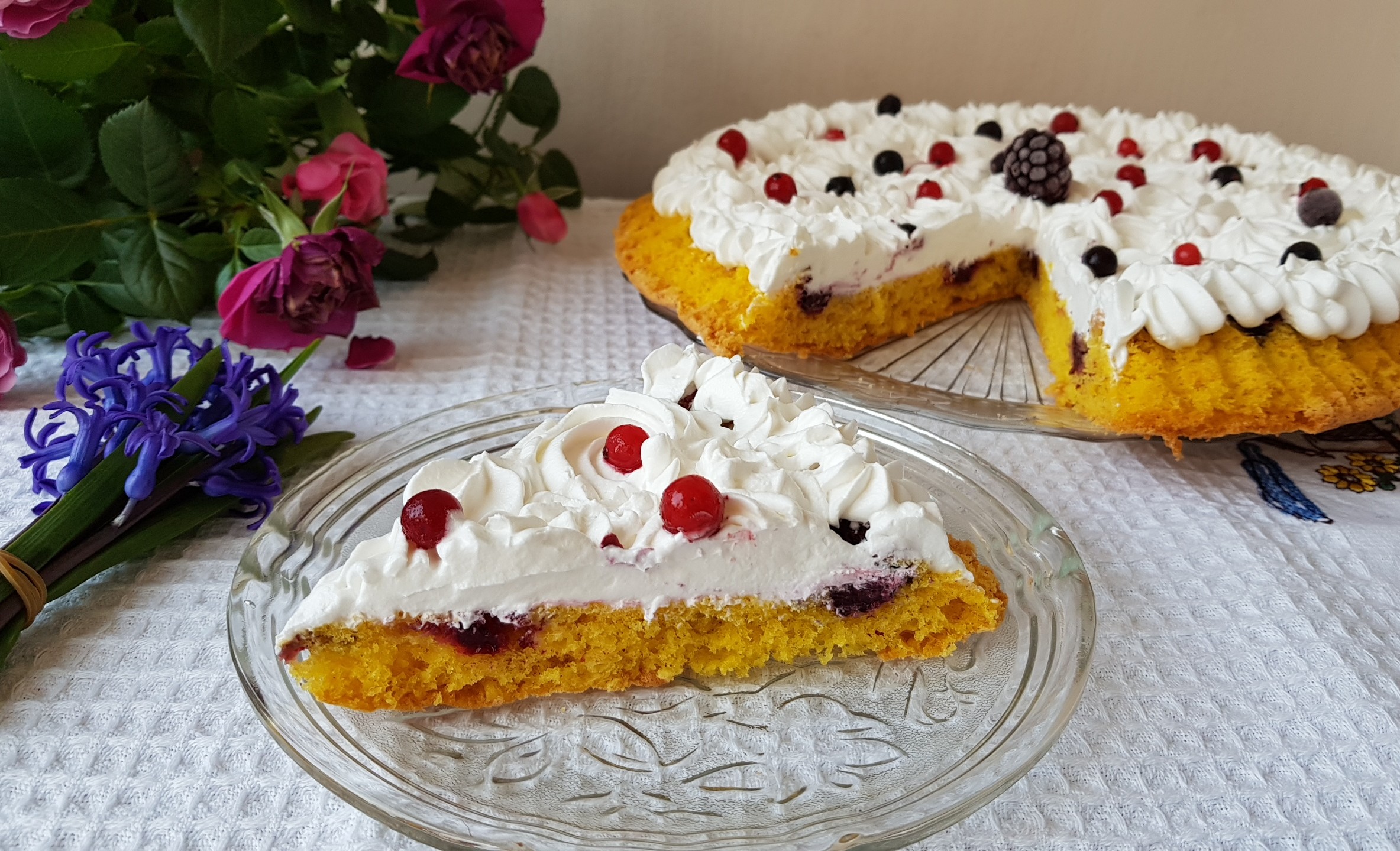 Desert tarta cu fructe de padure