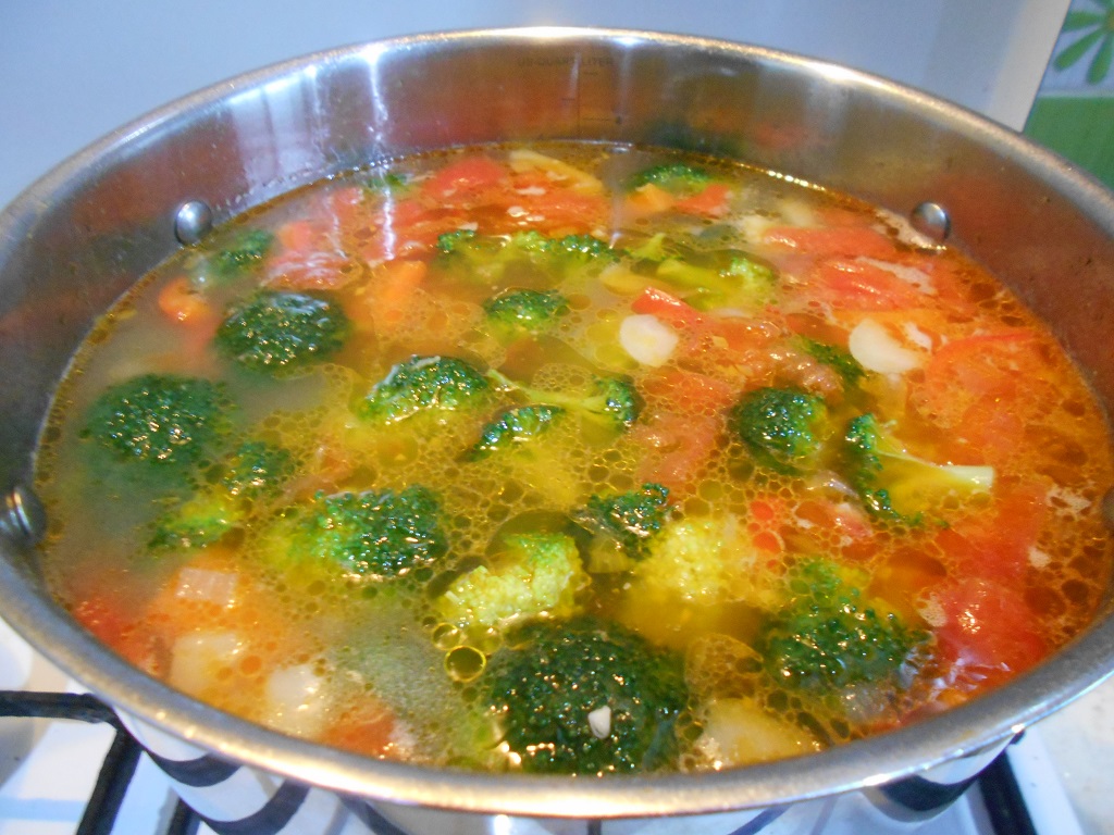 Ciorba de legume, cu broccoli