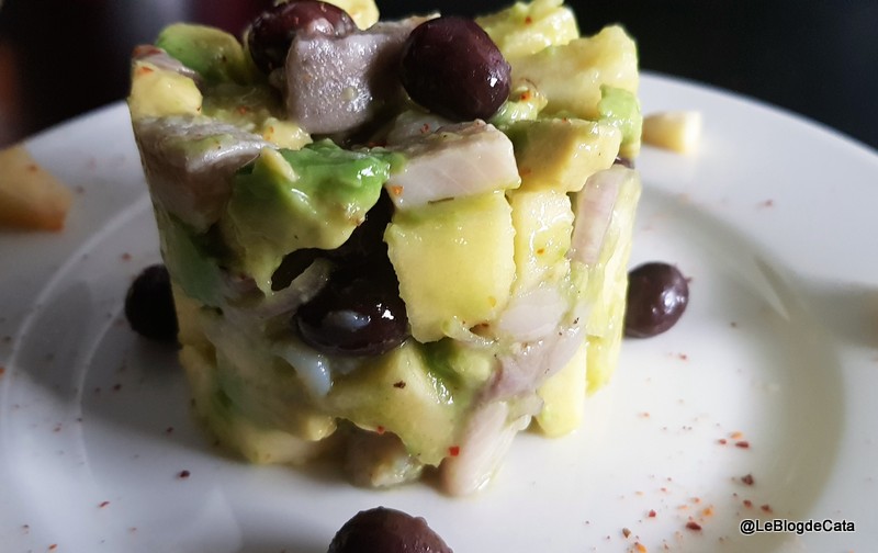 Salata de avocado, mar si hering marinat