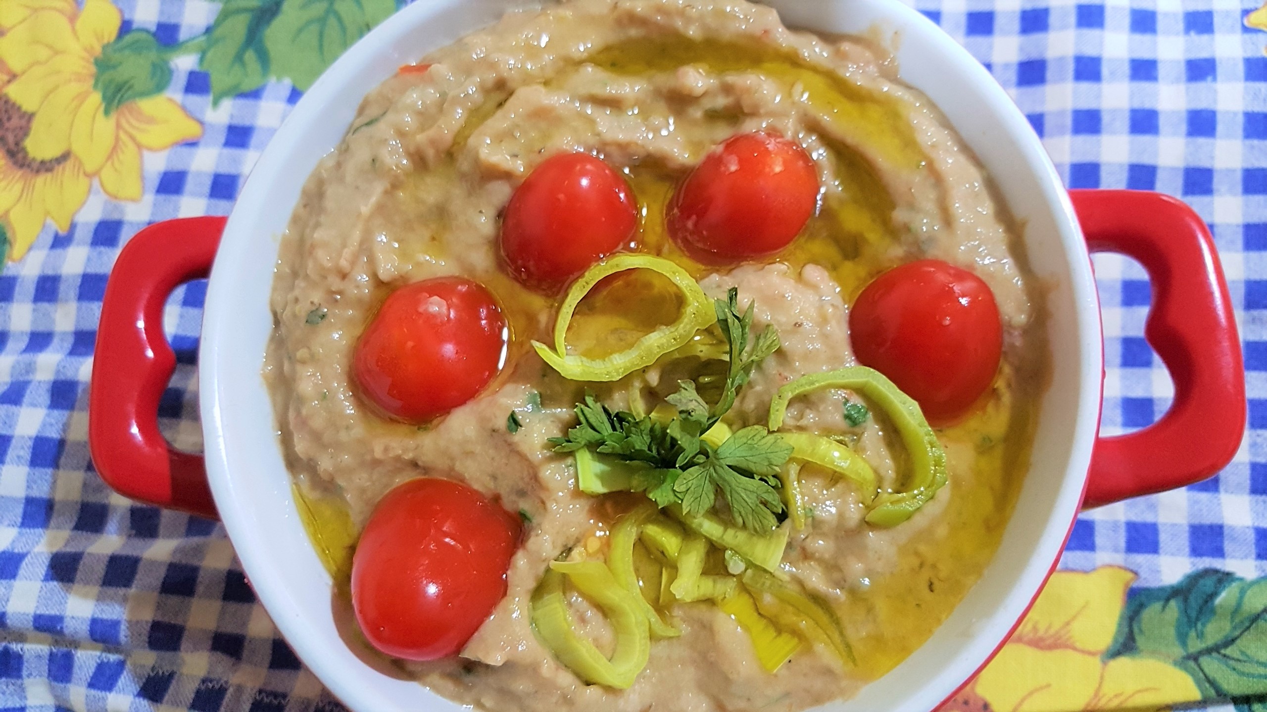 Salata de vinete cu praz, rosii si tahini