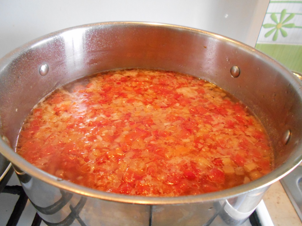 Ciorba de legume, dreasa cu smantana si acrita cu moare