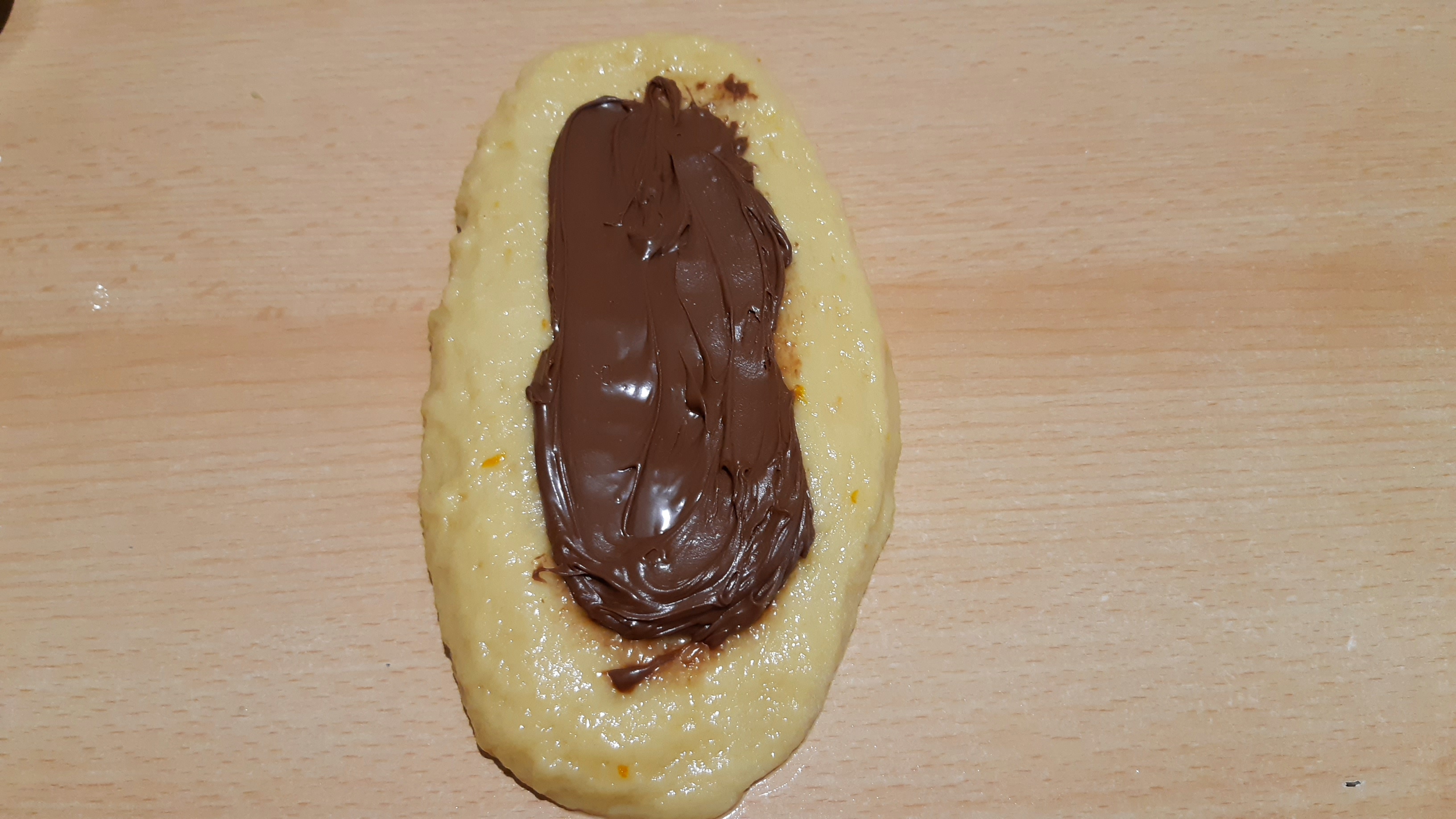 Desert cozonac rotund cu nutella