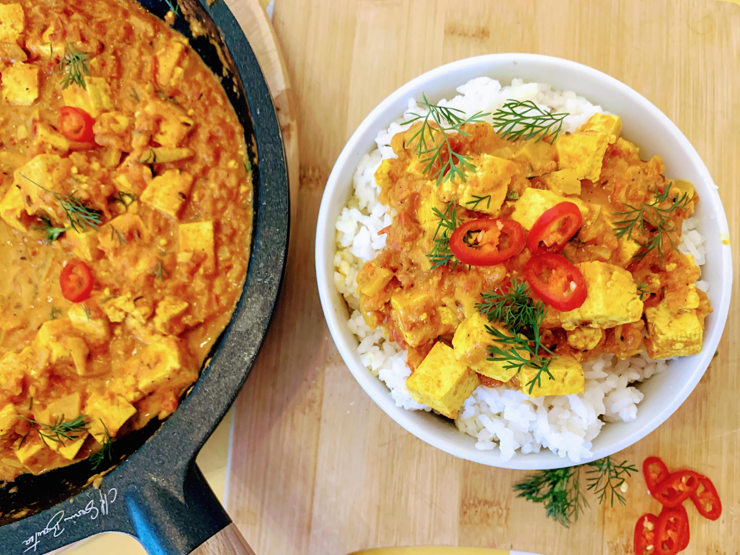 Curry de tofu cu orez (Tofu Coconut Curry)