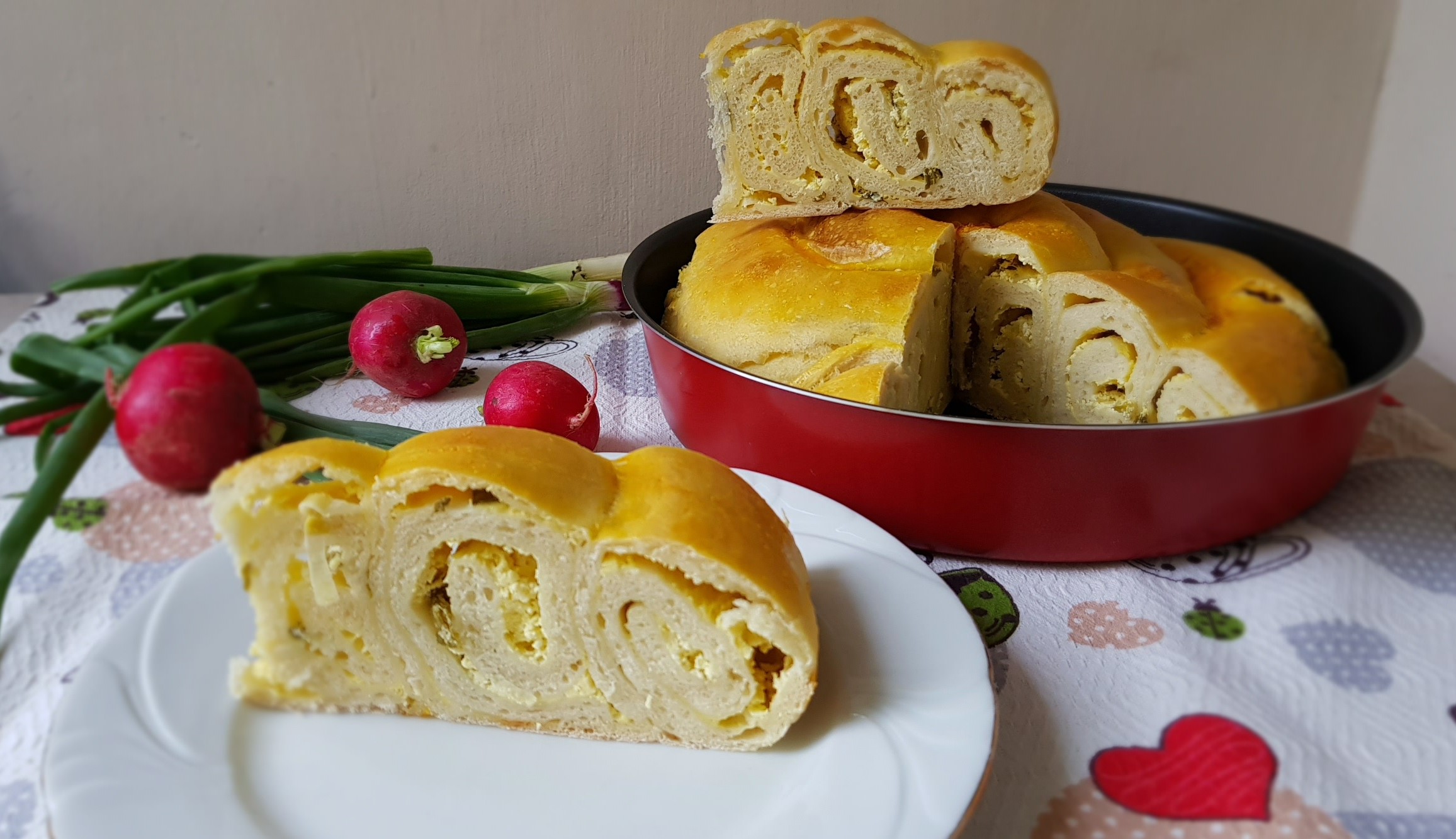 Placinta melc cu branza si ceapa verde