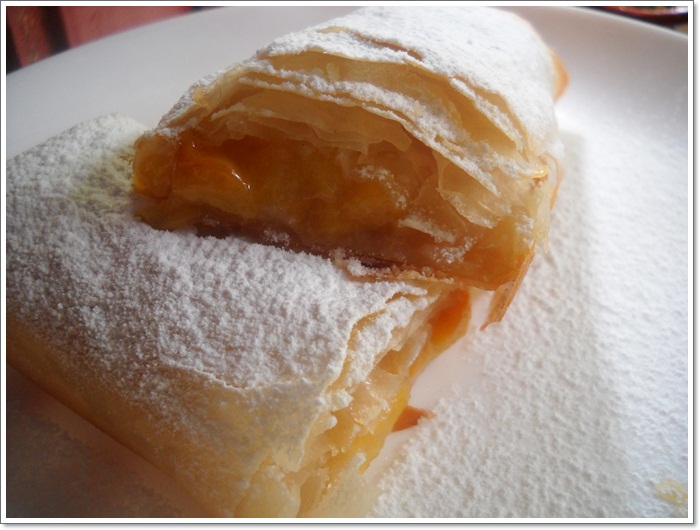 Strudel cu mere/piersici