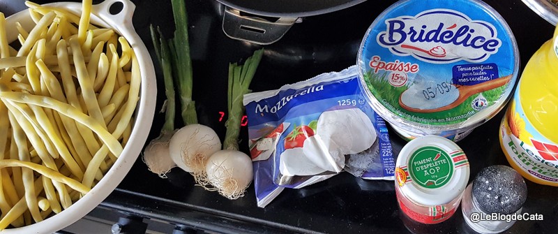 Pastai galbene cu smantana si mozzarella