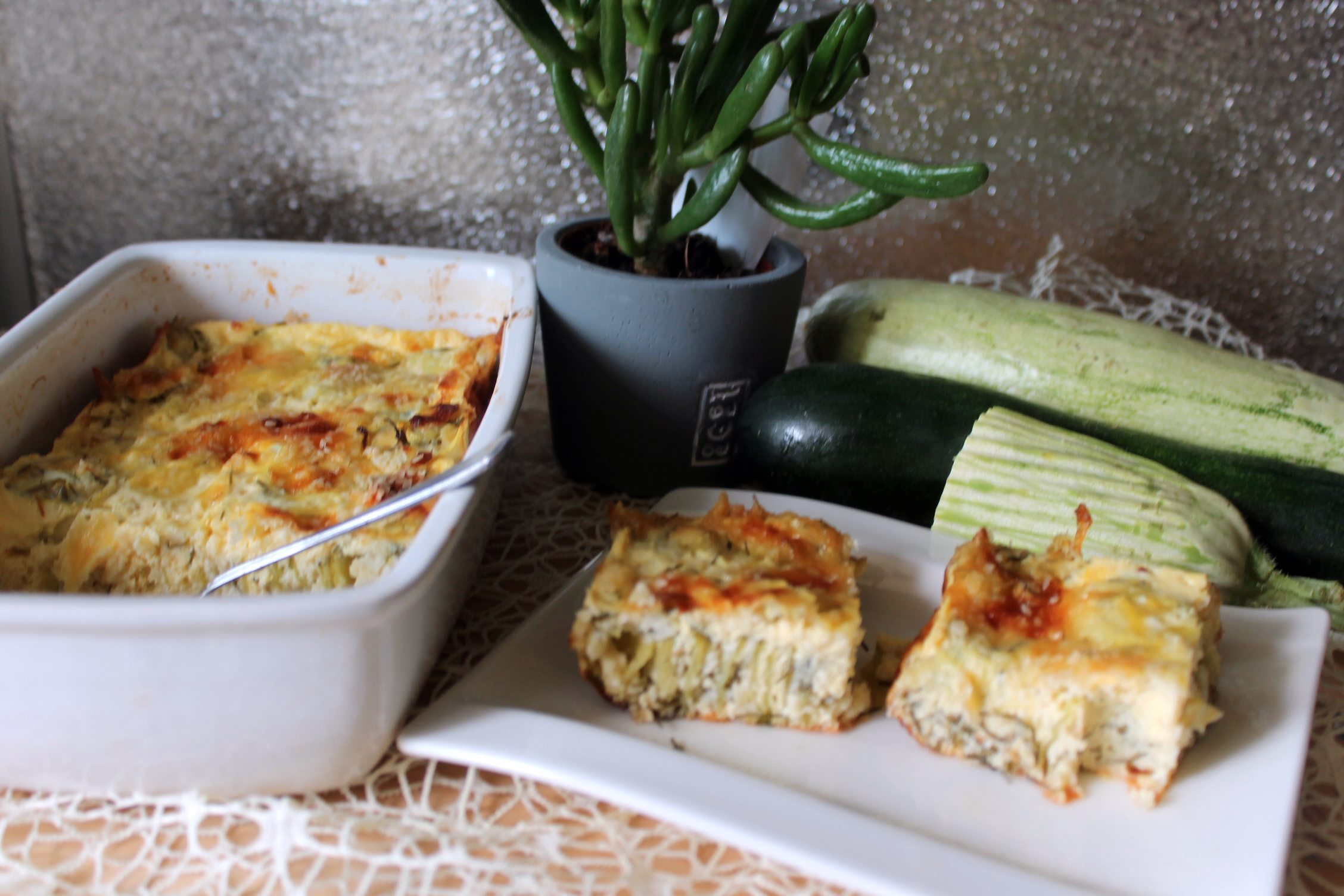 Rulouri de dovlecel si zucchini umplute cu crema de branza la cuptor