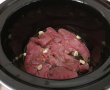 Pulpa de manzat de vita cu sos de vin la slow cooker Crock Pot-2