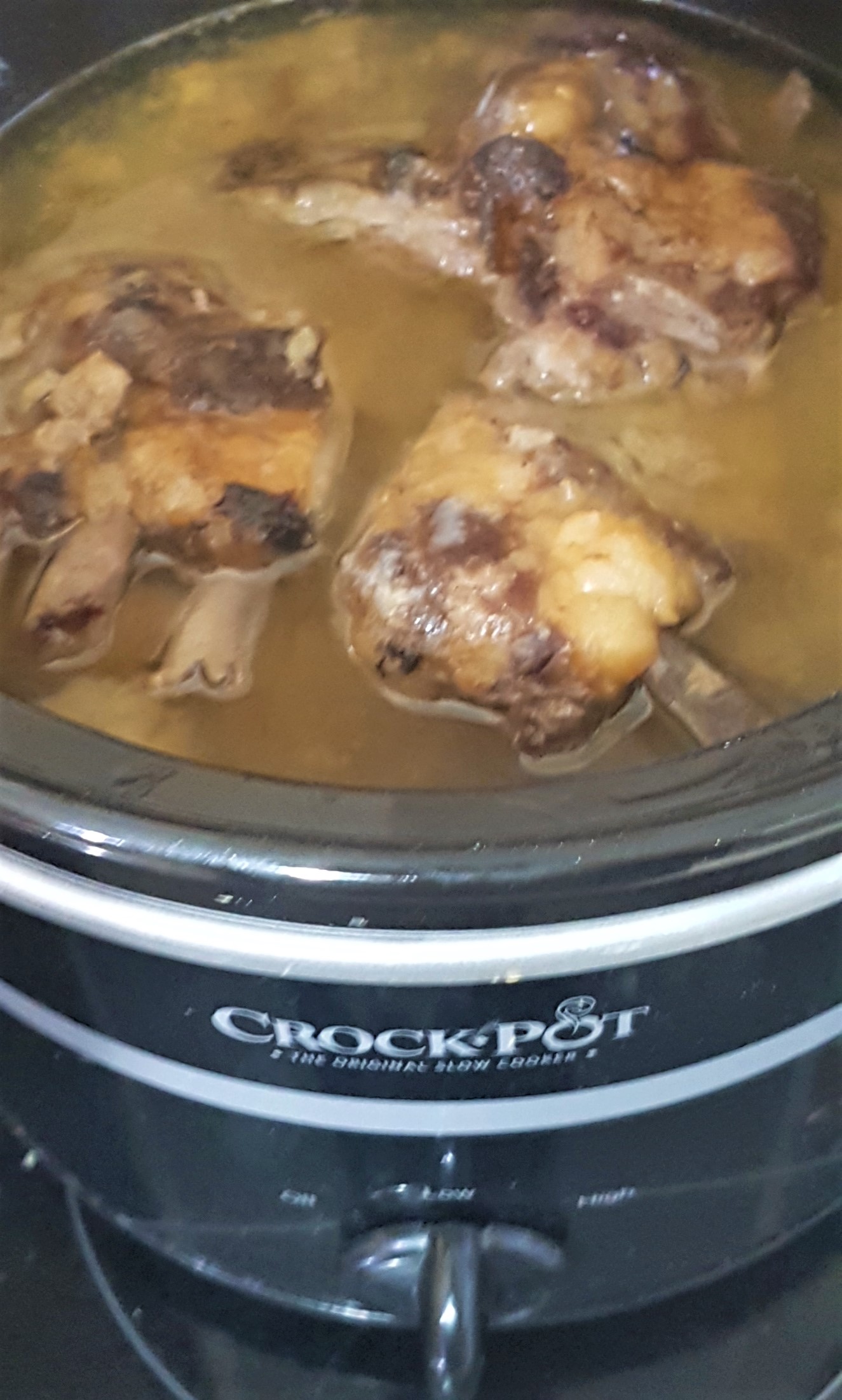 Costite de mangalita cu bere la slow cooker Crock Pot