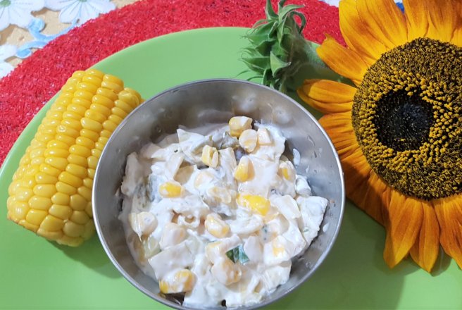 Salata poloneza, cu fasole galbena, boabe de porumb si carnat polonez