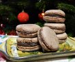 Desert macarons cu nuca, ciocolata si rom-0