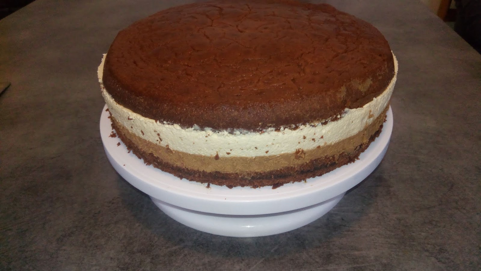 Desert tort cu mousse si jeleu de zmeura