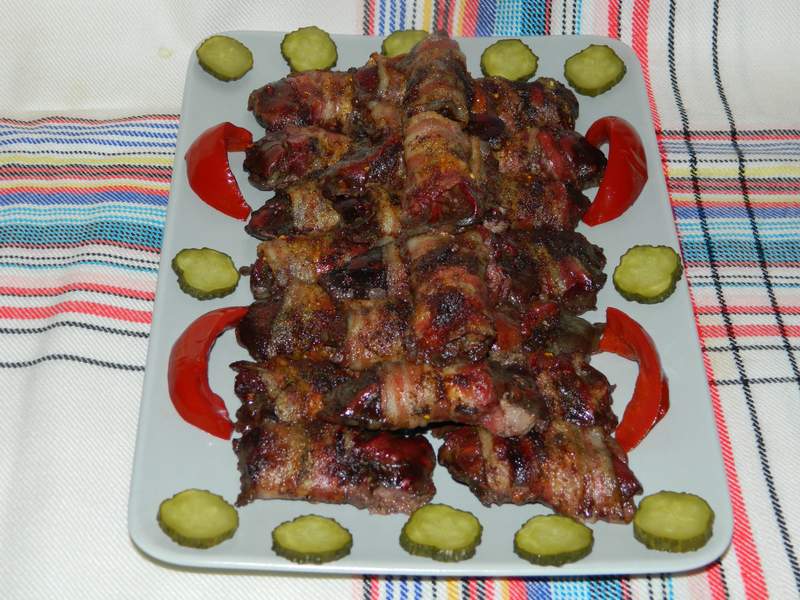 Aperitiv cu ficatei si bacon