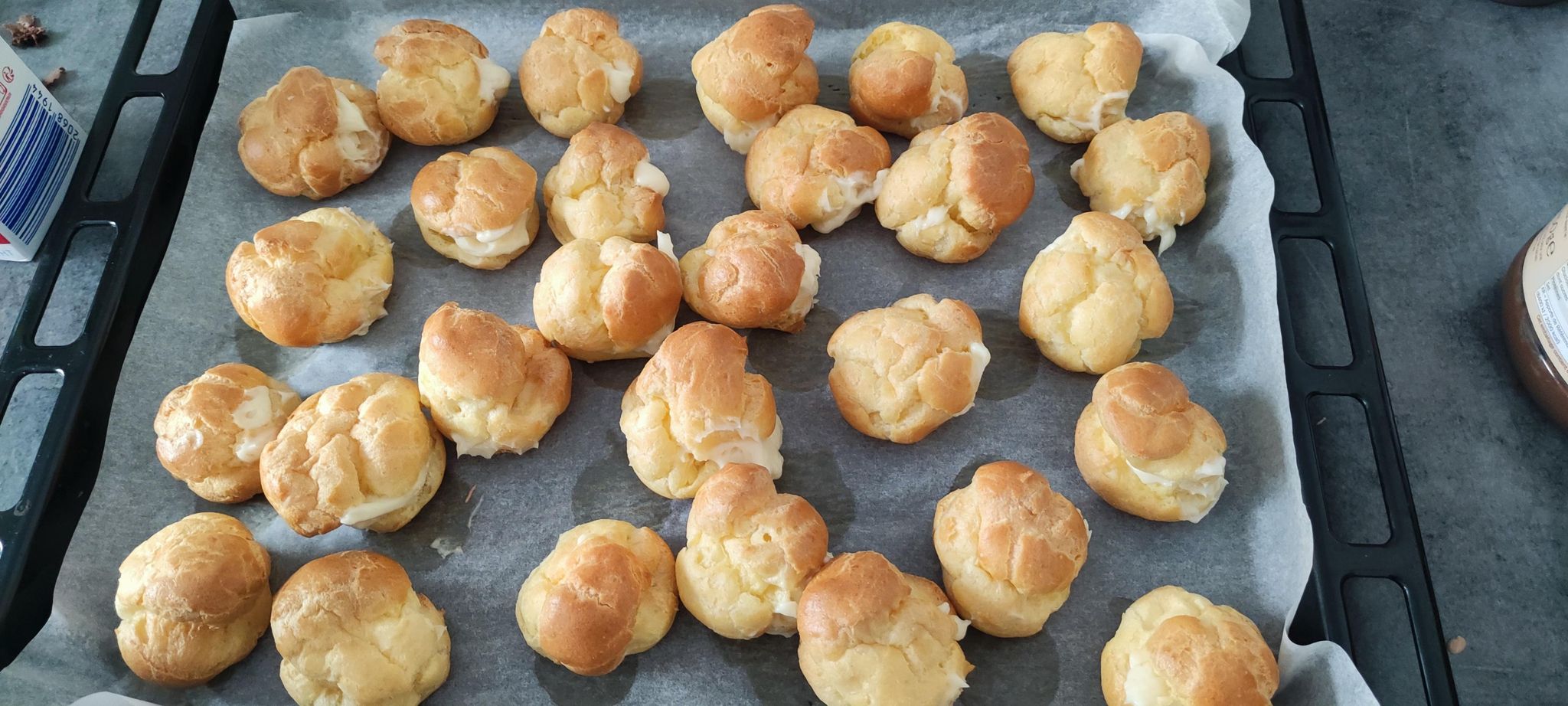 Desert tort profiterol cu ciocolata si portocale