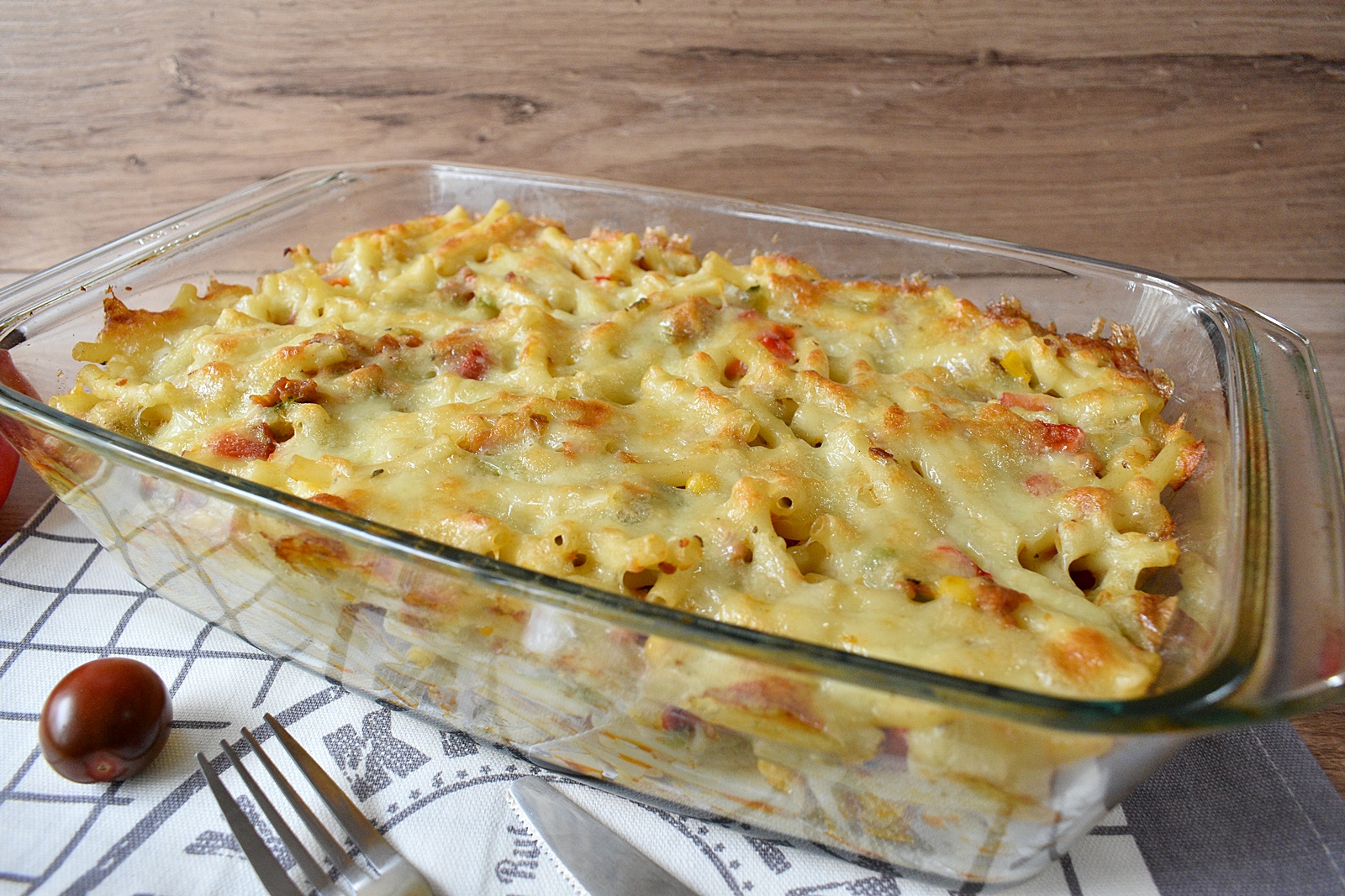 Paste gratinate cu ton si mozzarella