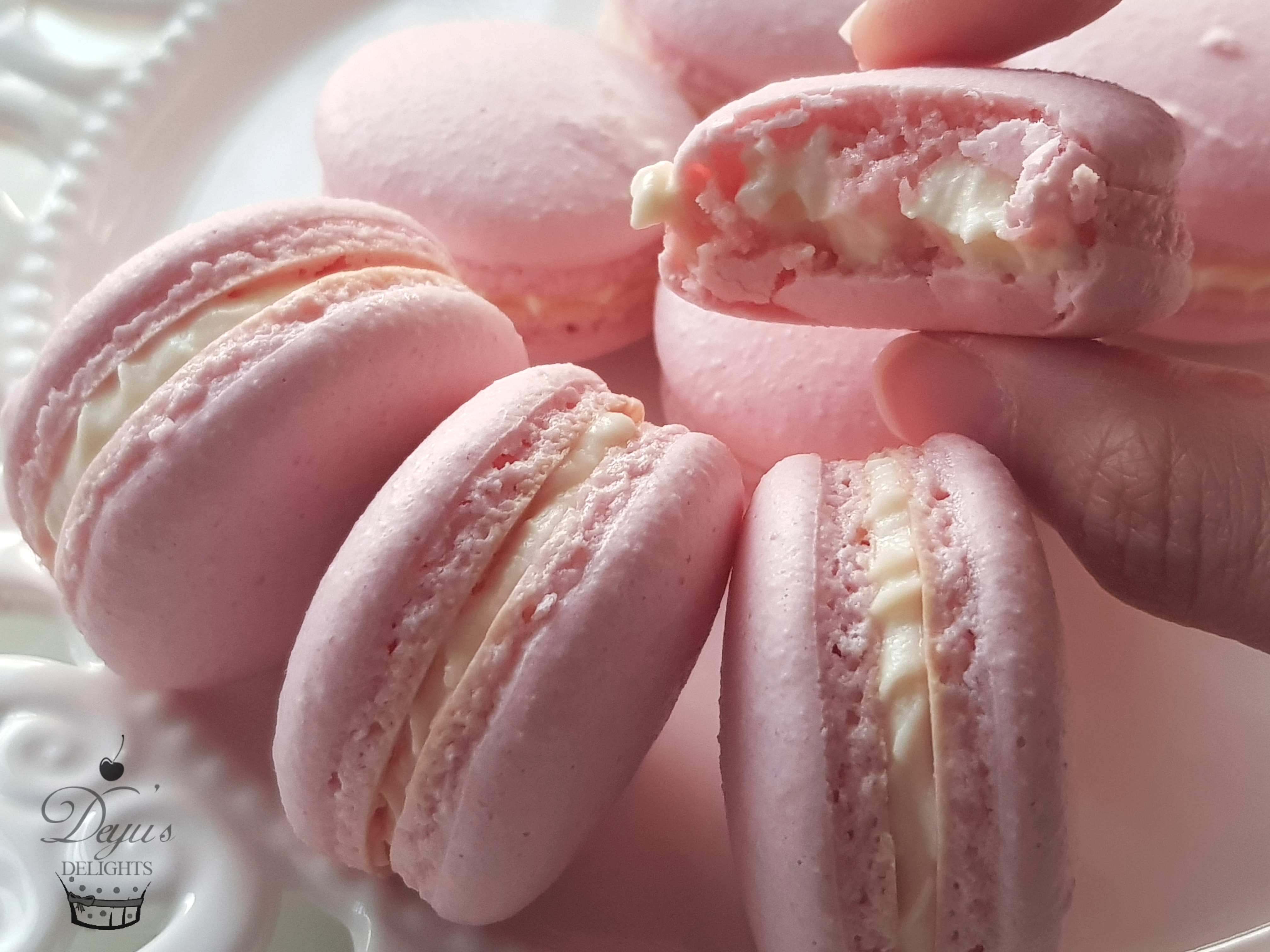 Desert macarons cu crema de branza