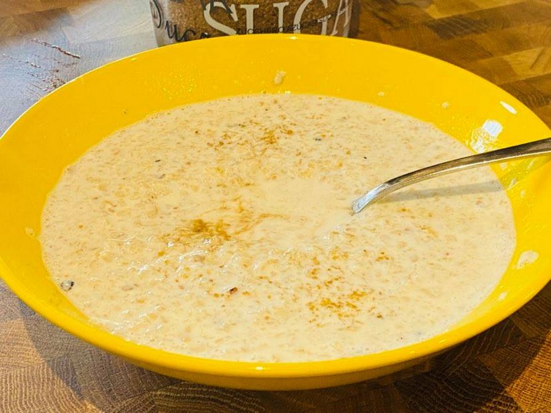 Terci de ovaz( porridge) cu sirop de artar si zahar brun