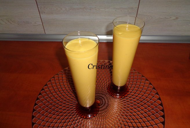 Mango lassi