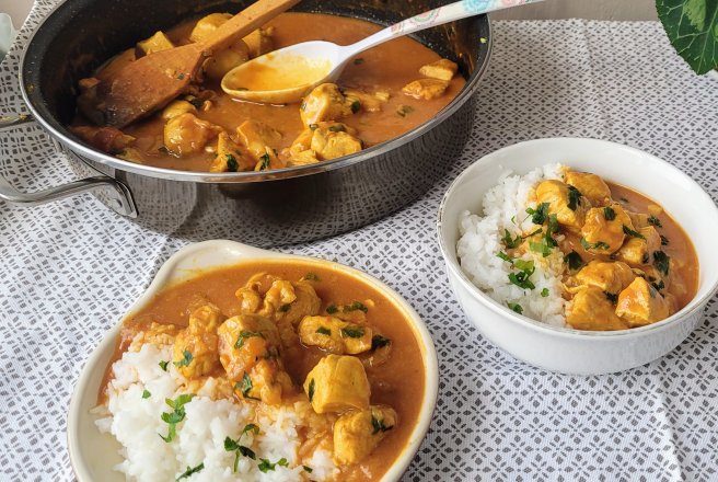 Curry de pui cu lapte de cocos, reteta delicioasa cu o savoare exotica