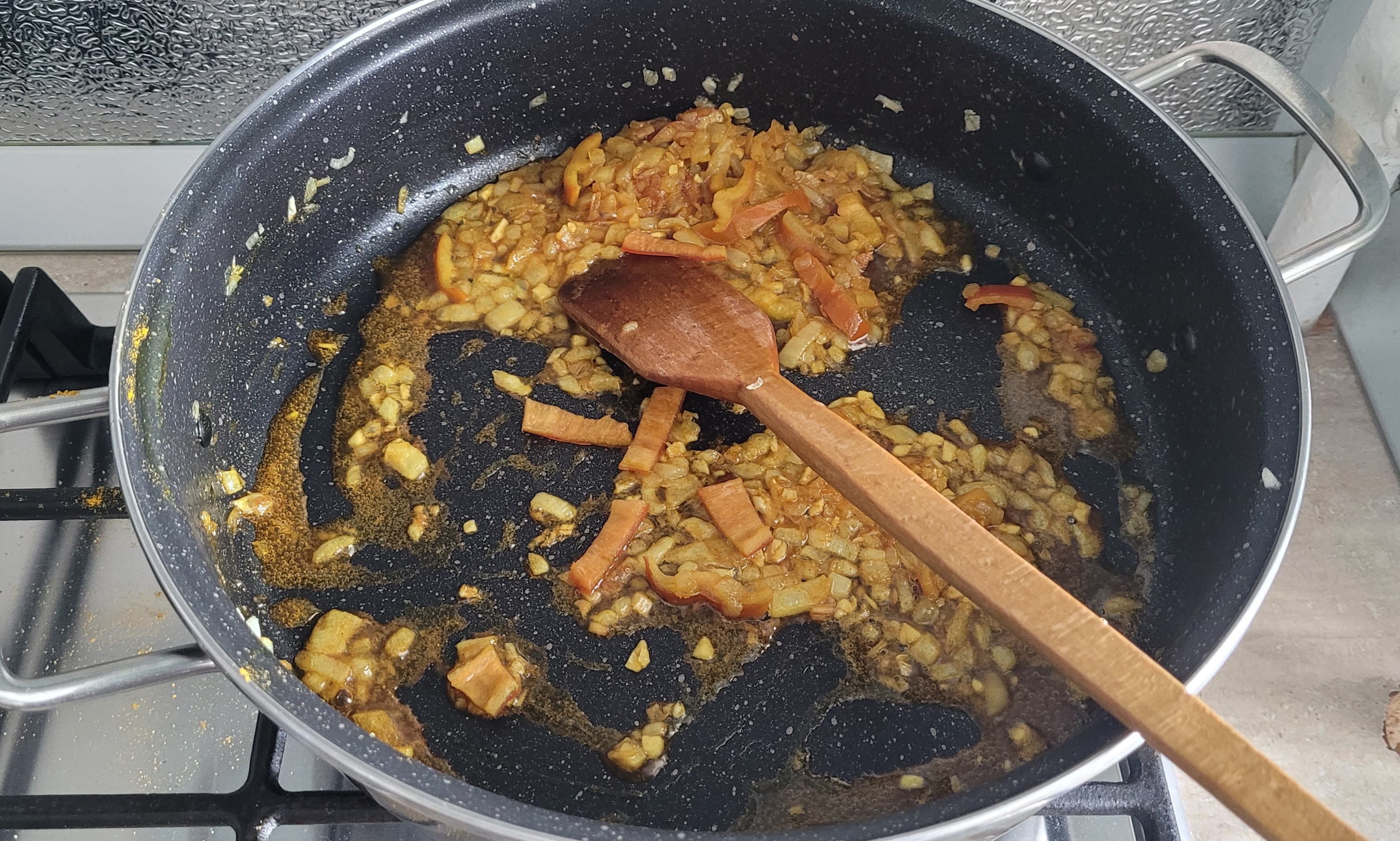 Curry de pui cu lapte de cocos, reteta delicioasa cu o savoare exotica