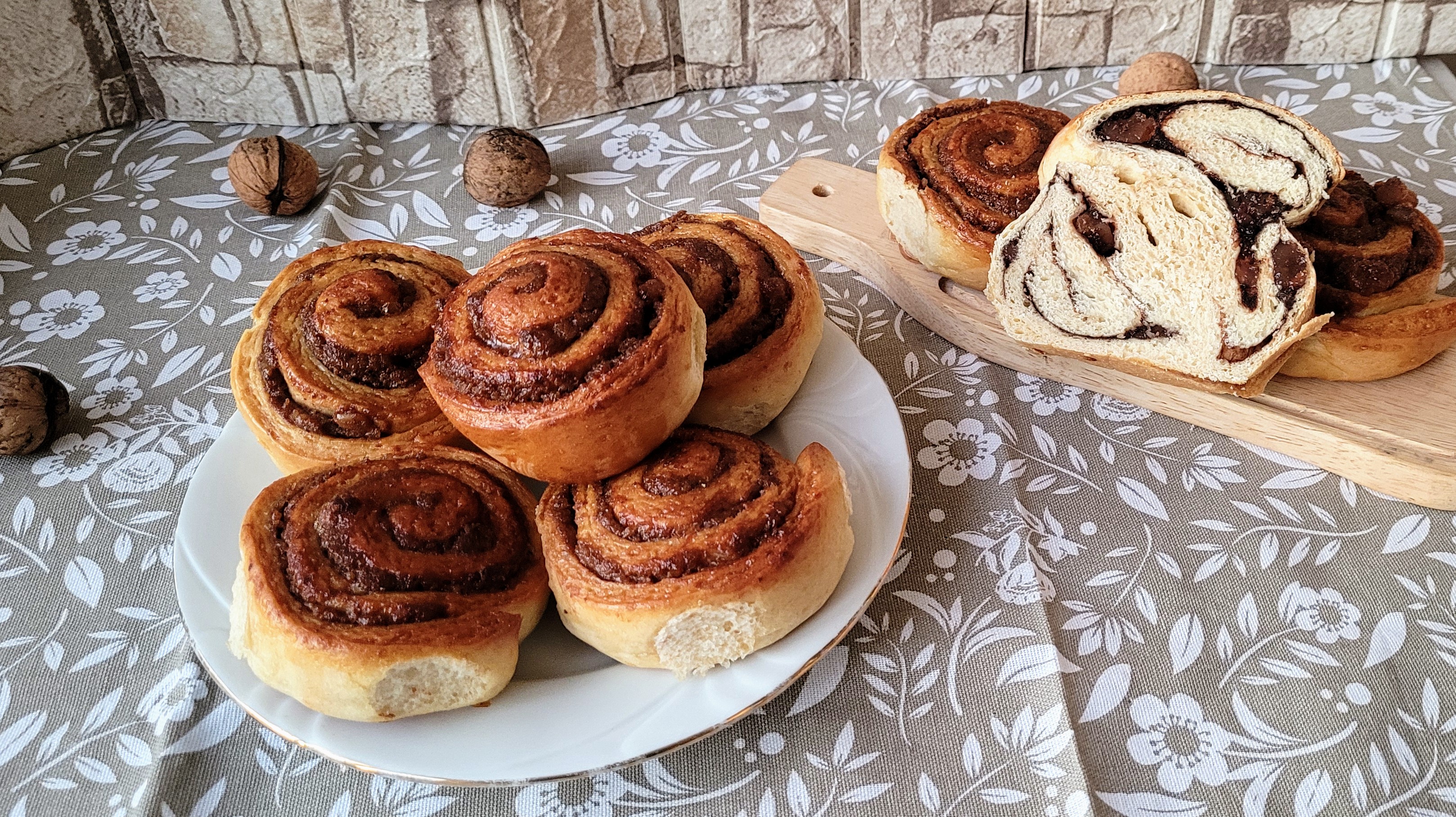 Desert melci cu nuca din aluat de cozonac