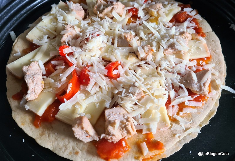 Pizza rapida cu aluat din tortillas