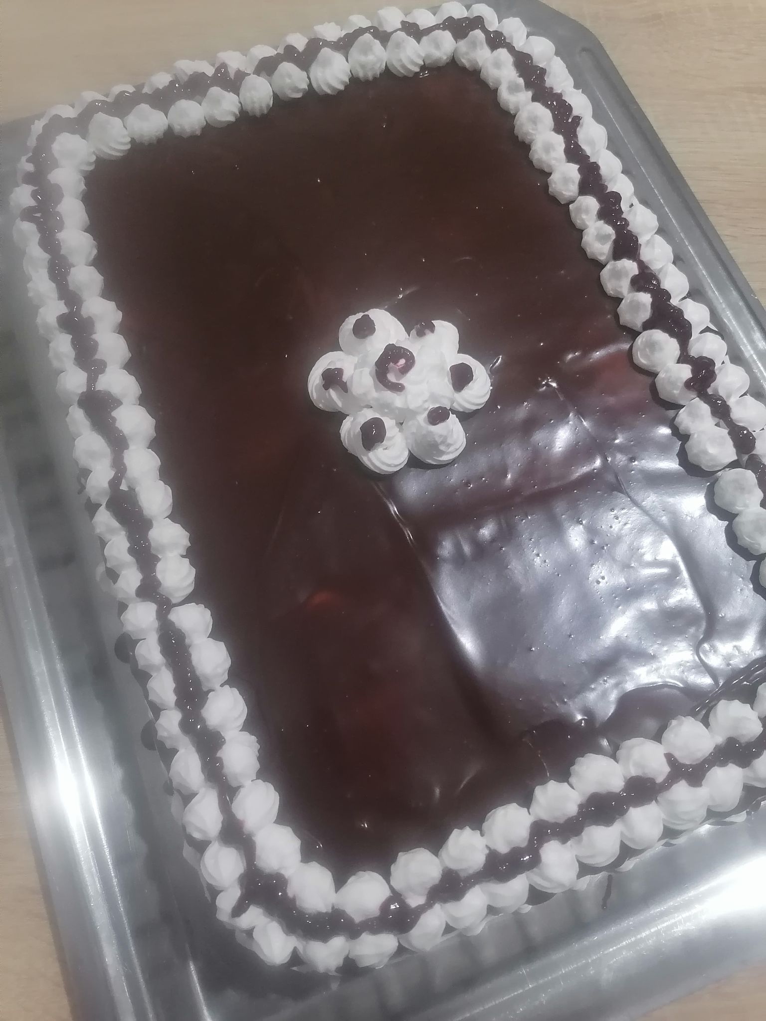Reteta de tort cu crema de branza si visine