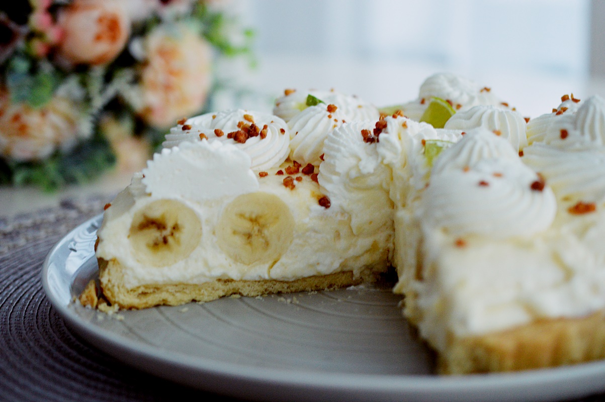 Reteta de tarta cu crema de vanilie banane si frisca