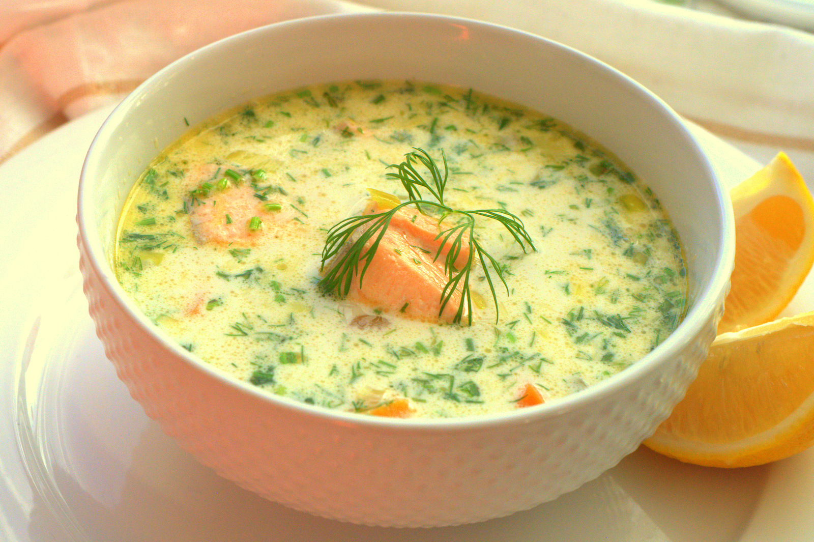 Reteta de Lohikeitto, supa finlandeza de somon (nr.10 din Top Best Soups in the World)