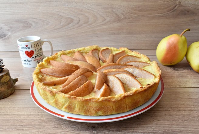 Reteta de tarta cu pere si crema de vanilie