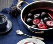 Prune rotunde in sos de vin rosu cu scortisoara - Deliciu aromat si delicios-3