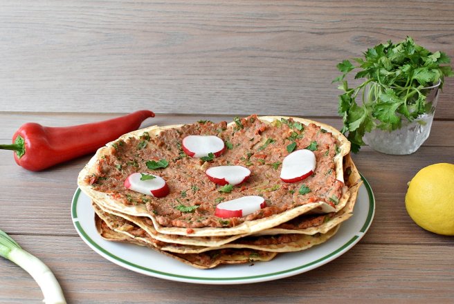 Lahmacun - Reteta turceasca de aperitiv cu carne