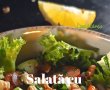Salată cu mozzarella și roșii cherry - Savoare și culoare într-o rețetă rapidă-0